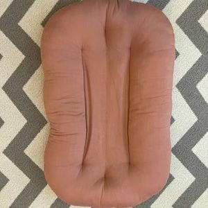 Snuggle me organic, comes with leaves cover too